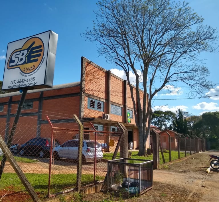Fachada da SB Luvas em Rio Negro/PR